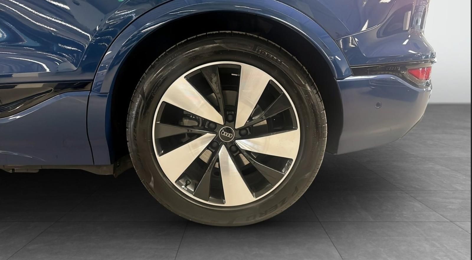 Audi Q6 e-tron, Performance 100kWh Tažné - fotka 6