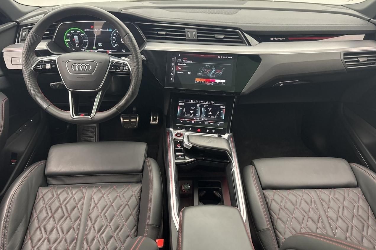 Audi SQ8, e-tron quattro Tažné Pano 360k - fotka 5