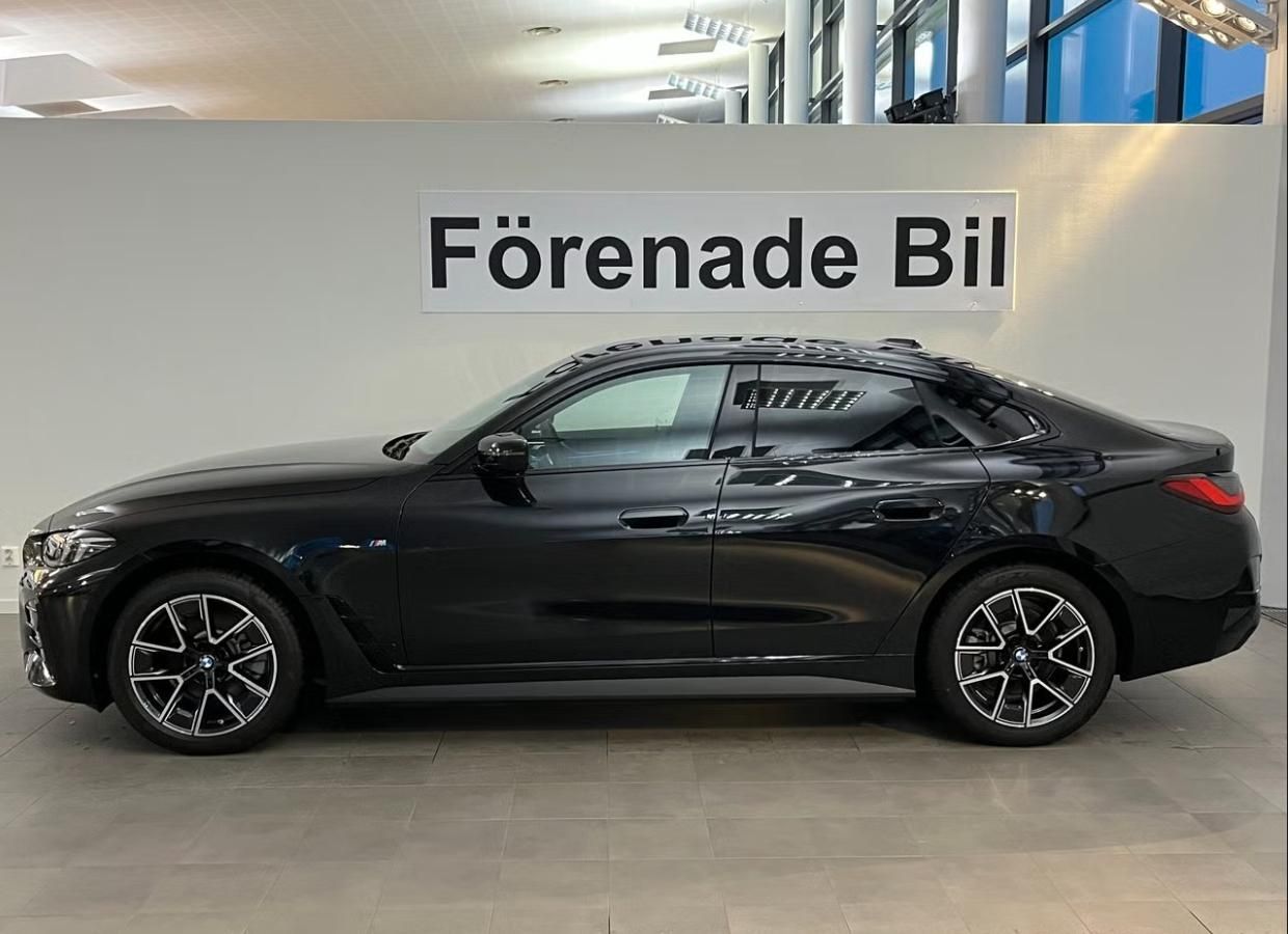 BMW i4, eDrive40 GC Tažné Ambient Kam. - fotka 3