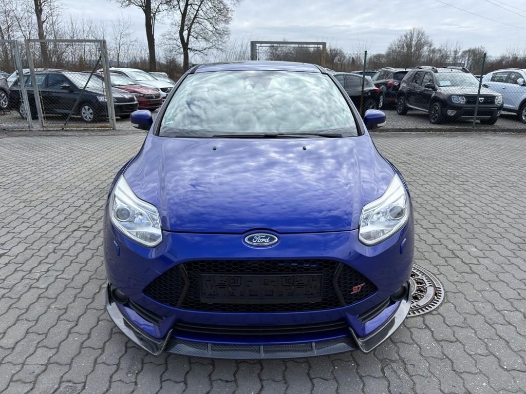 Ford Focus, ST 2.0 EB 184 kW xenon, servis - fotka 2