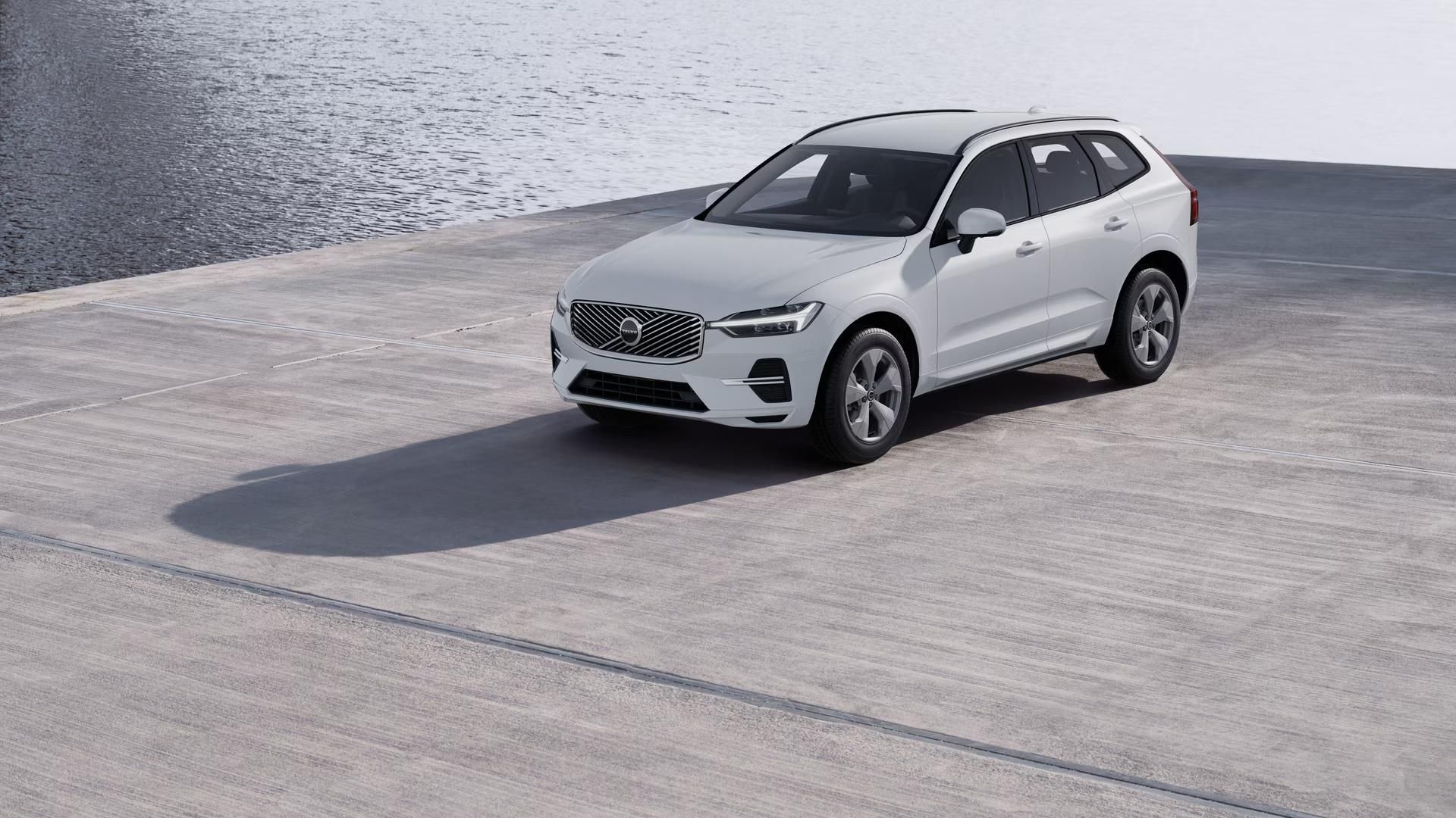Volvo XC60, B5 AWD AUT ESSENTIAL - fotka 2