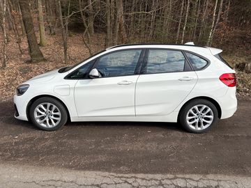225 xe plug in hybrid