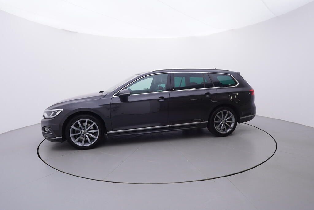 Volkswagen Passat, 2.0 TDI 140 kW - fotka 2