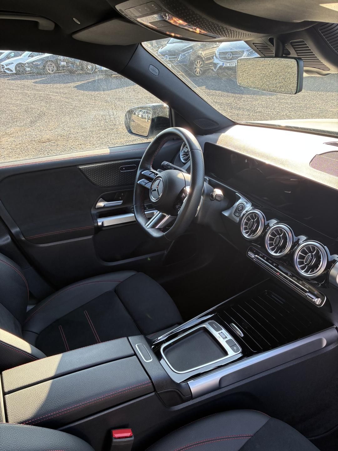 Mercedes-Benz GLB, 200d 4MATIC - fotka 6