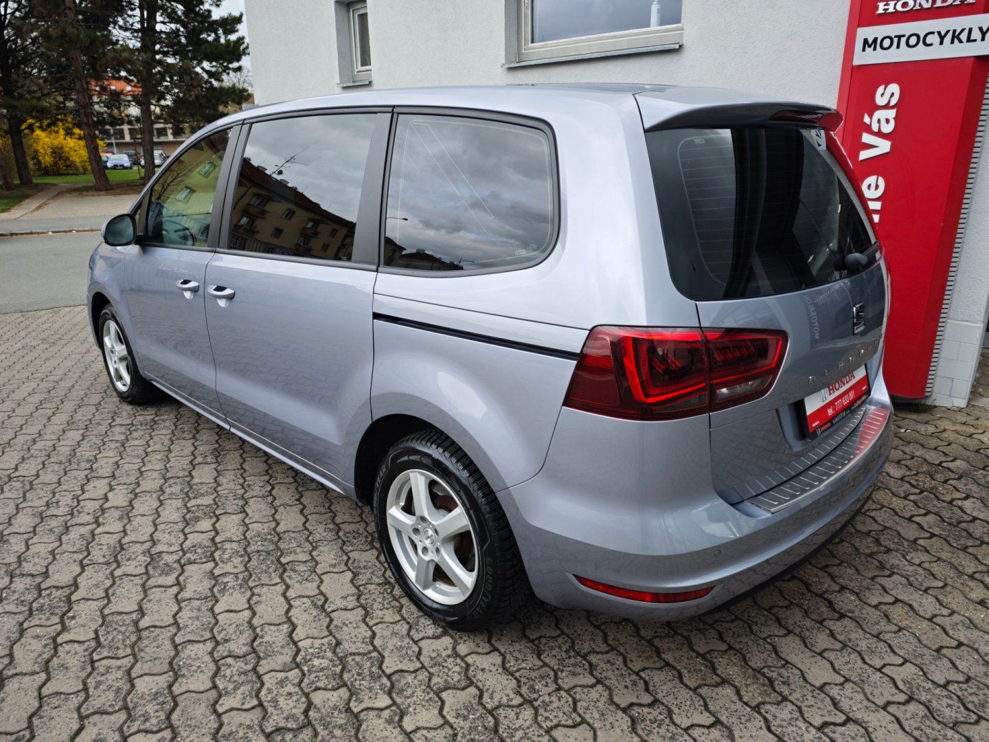 Seat Alhambra, 2.0 TDi Reference DSG Tempomat - fotka 4