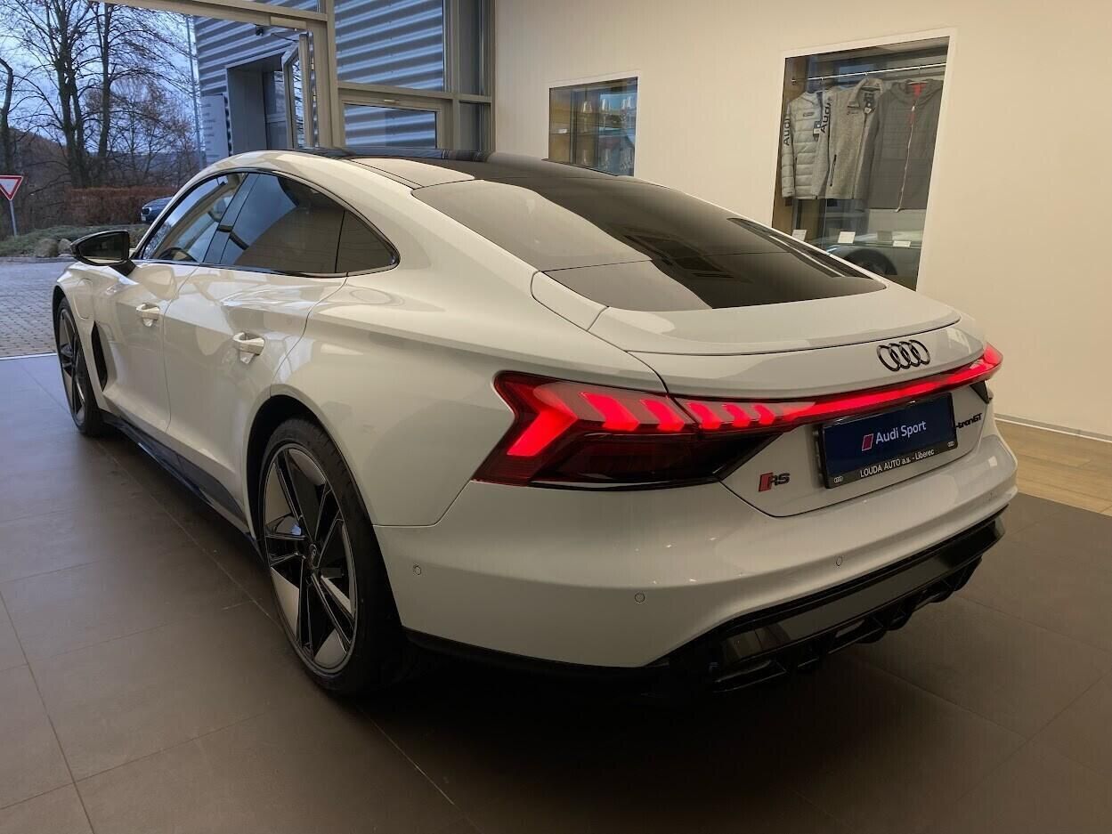 Audi e-tron GT, 440 kW - fotka 2