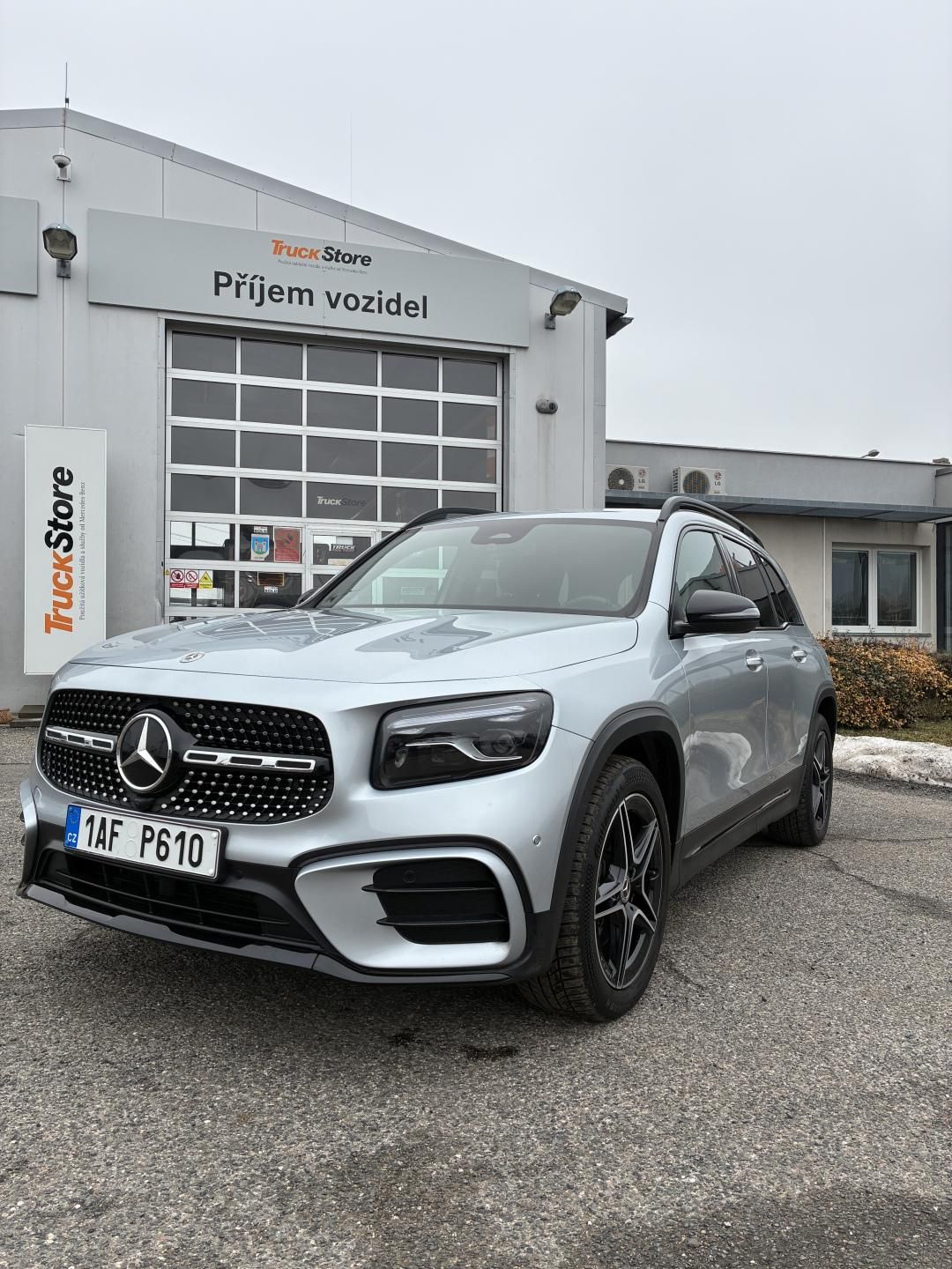 Mercedes-Benz GLB, 200d 4MATIC - fotka 3
