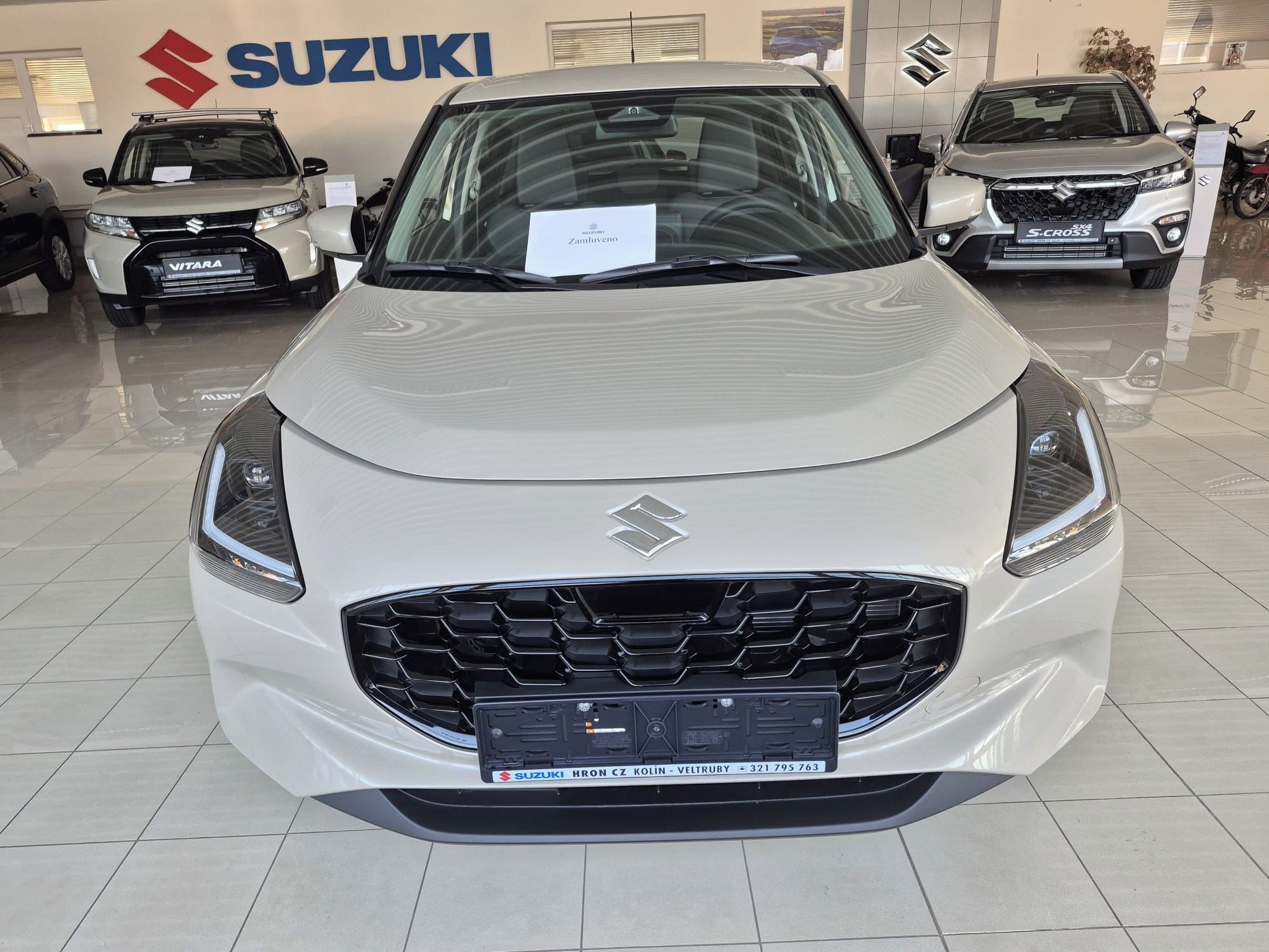 Suzuki Swift, 1,4 Premium automat - fotka 3