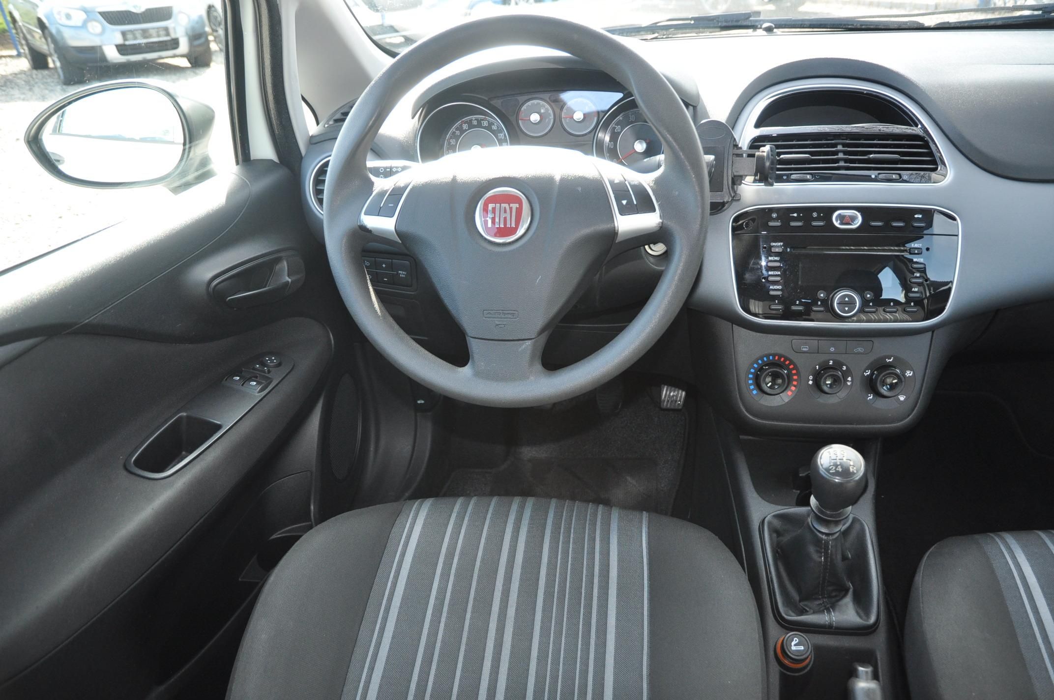 Fiat Punto, 1.4i 55kW EVO - fotka 5