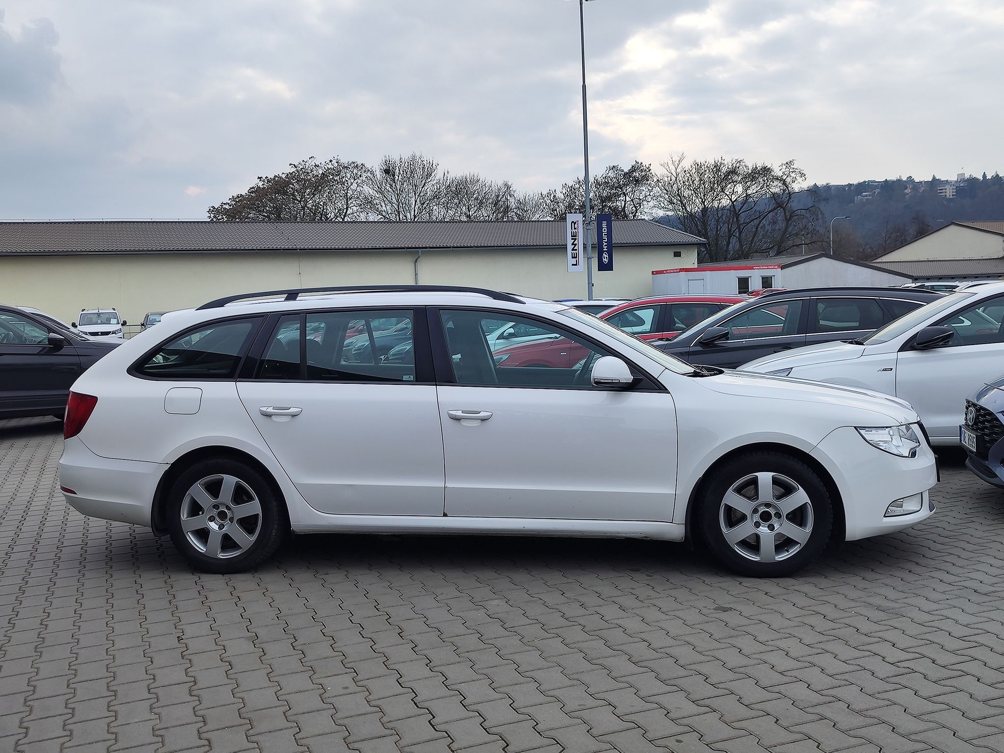 Škoda Superb, 1.8 TSi/118kW Comfort AUT. - fotka 4