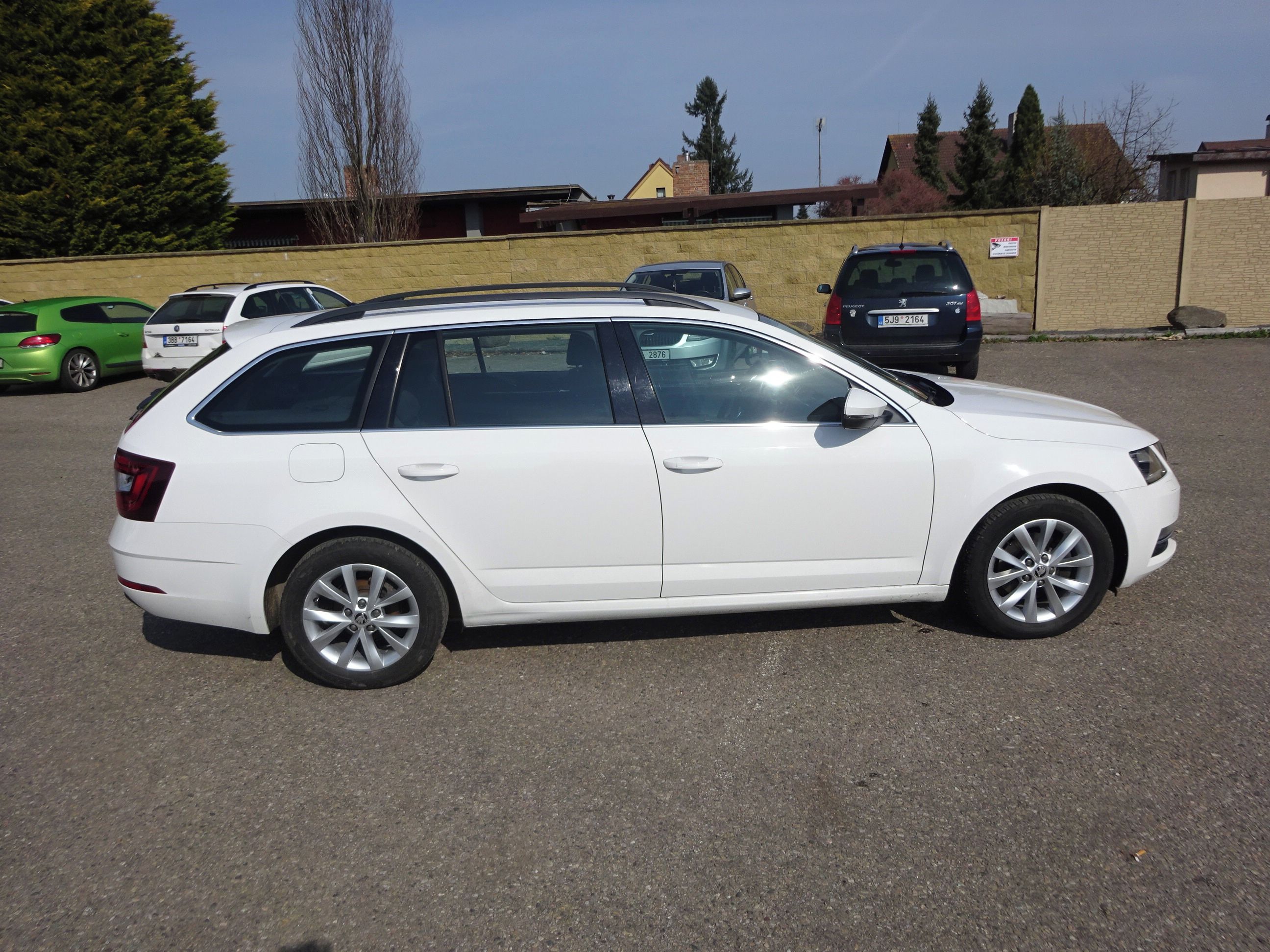 Škoda Octavia, 2.0 TDI (110 KW) KOUPENO V ČR - fotka 3
