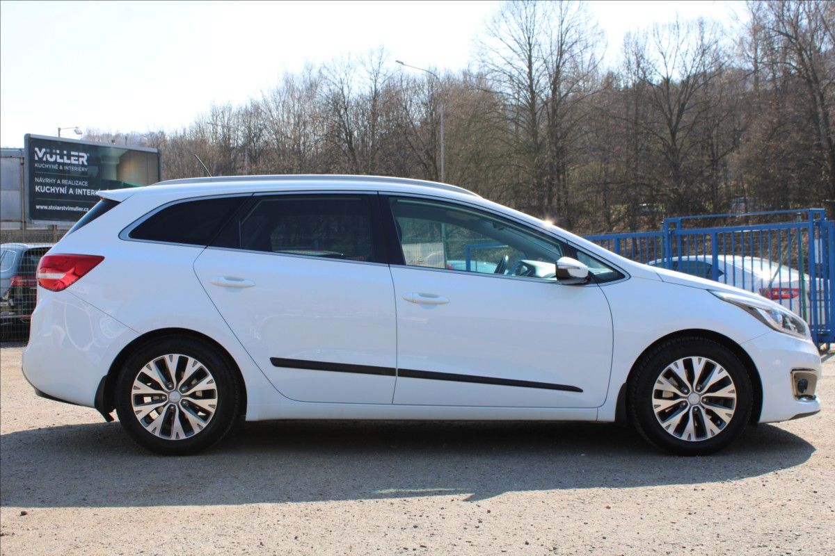 Kia Cee´d, 1,6 GDi  ČR,1.MAJITEL,TOP - fotka 4
