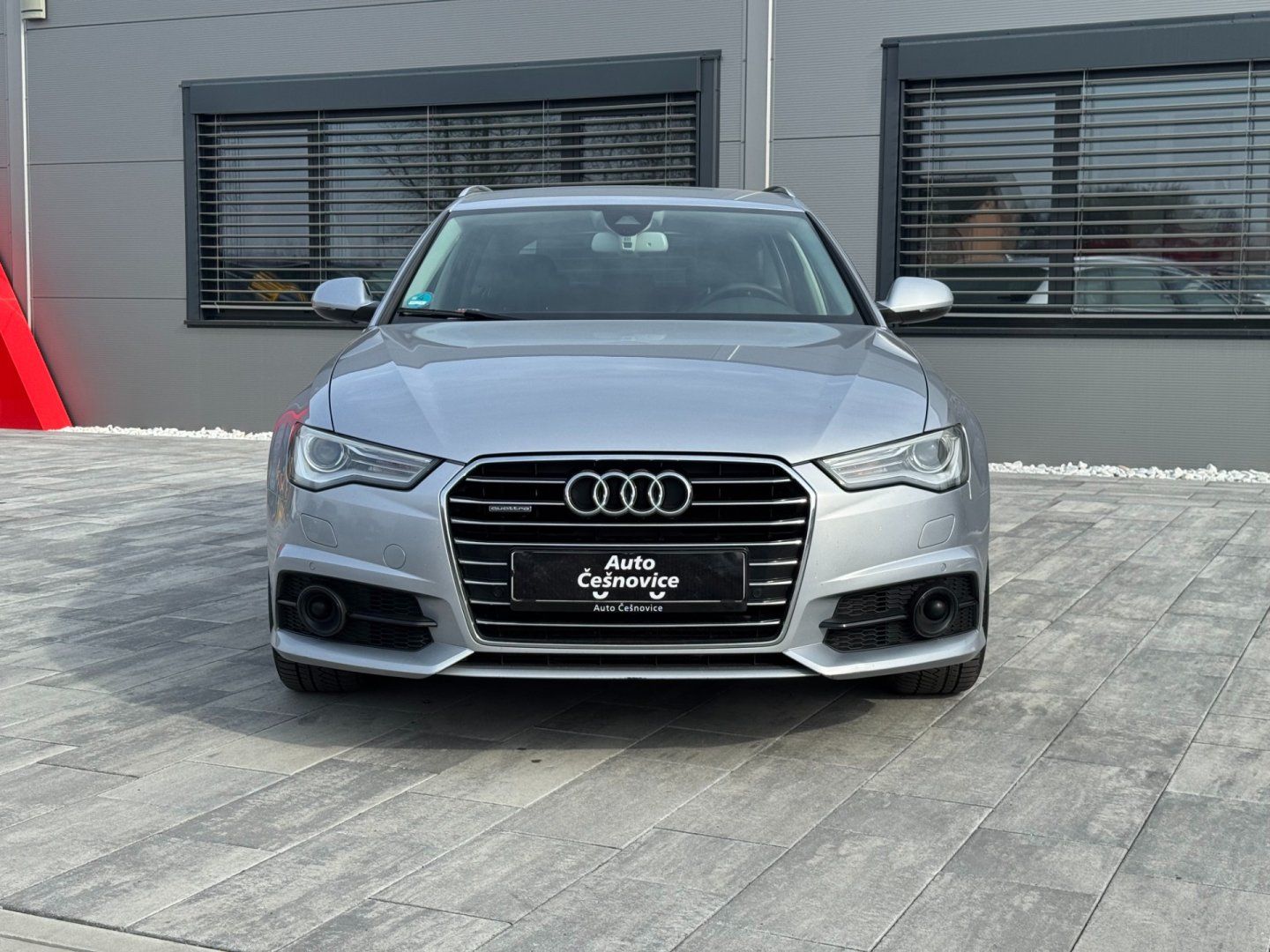 Audi A6, 3,0 TDI 160 Kw Sline - fotka 2