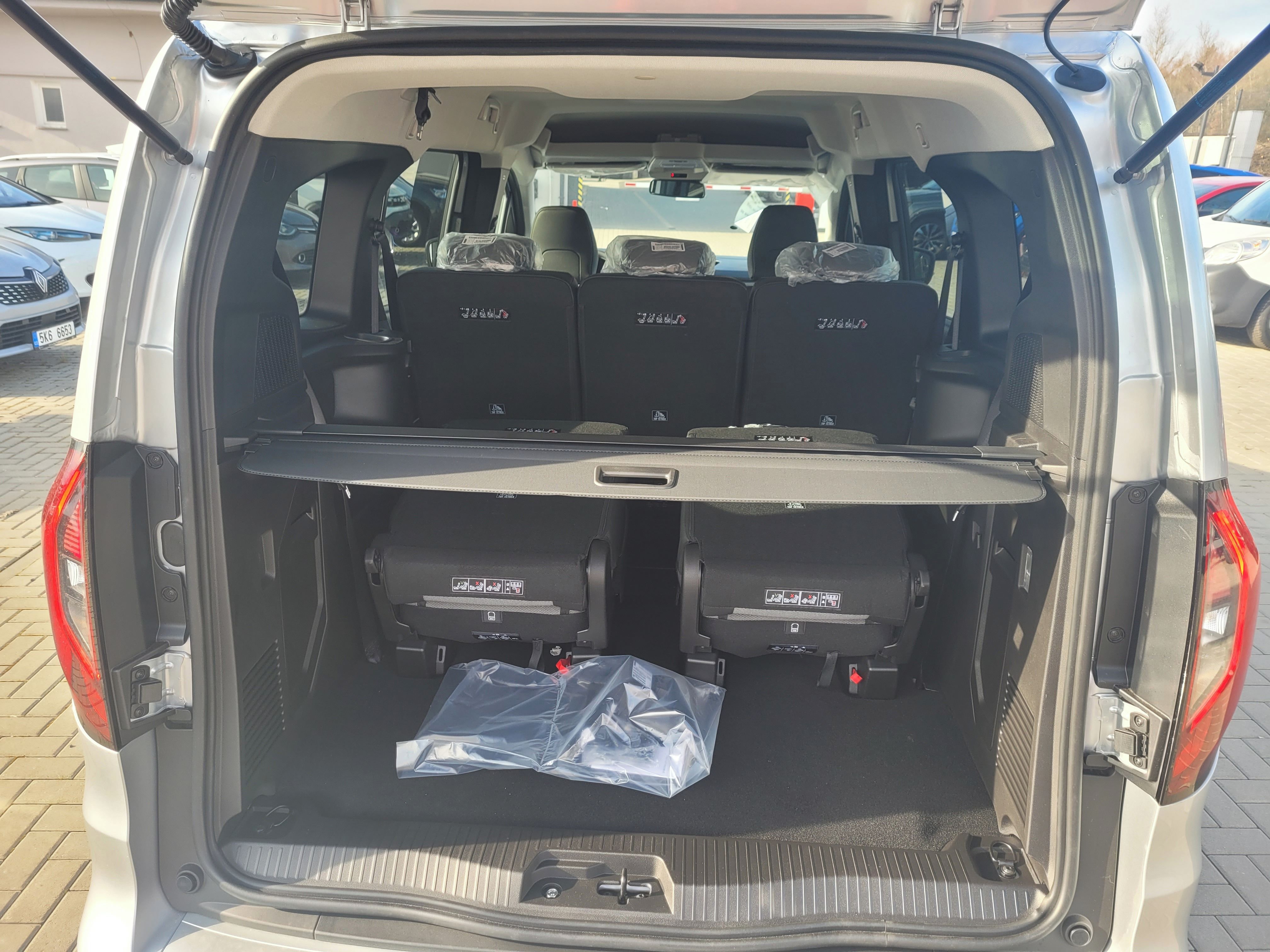 Renault Kangoo, grand techno TCe 130 - fotka 5
