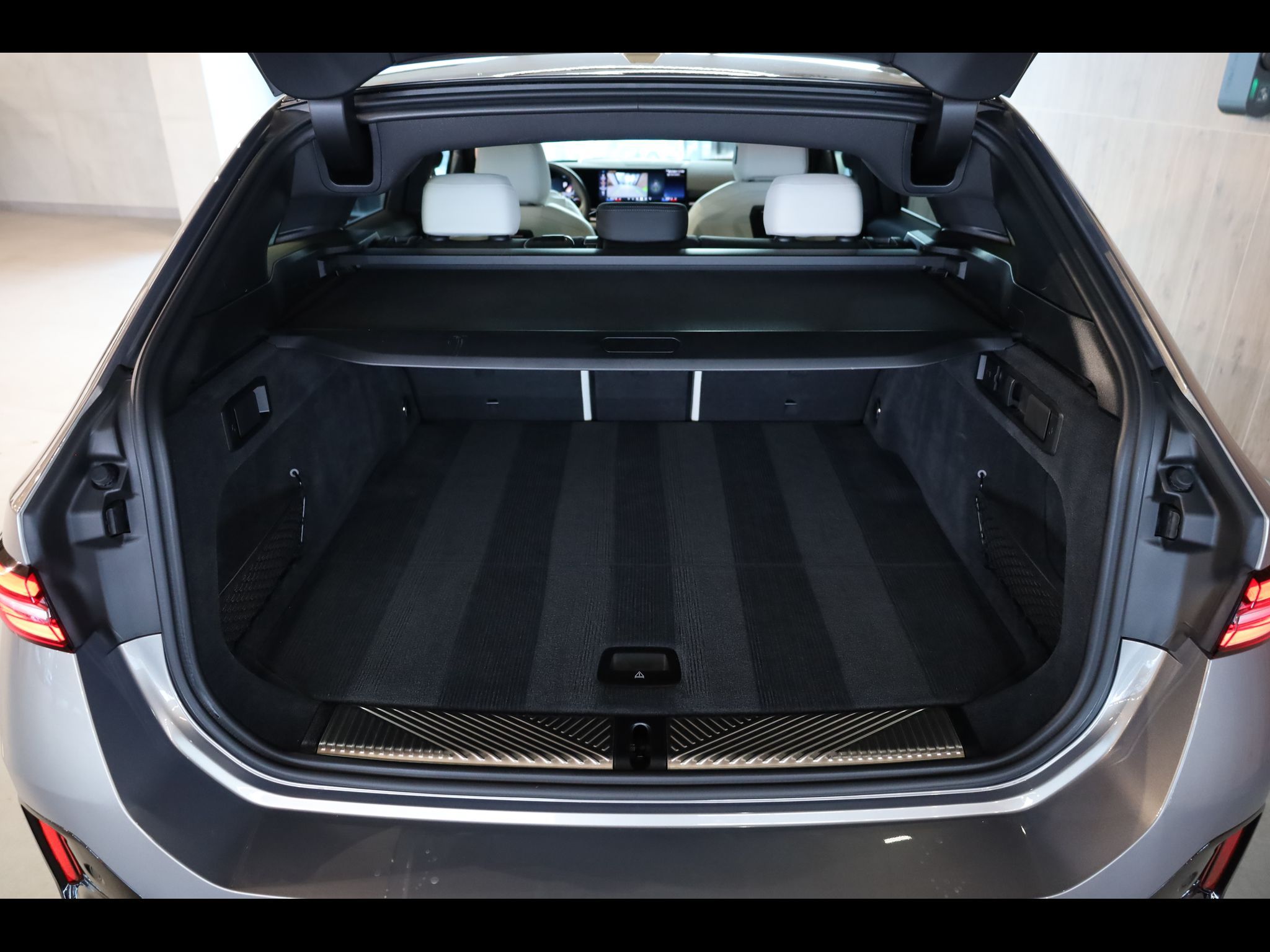 BMW Řada 5, 540d xDrive, Bowers, Ventilace - fotka 6