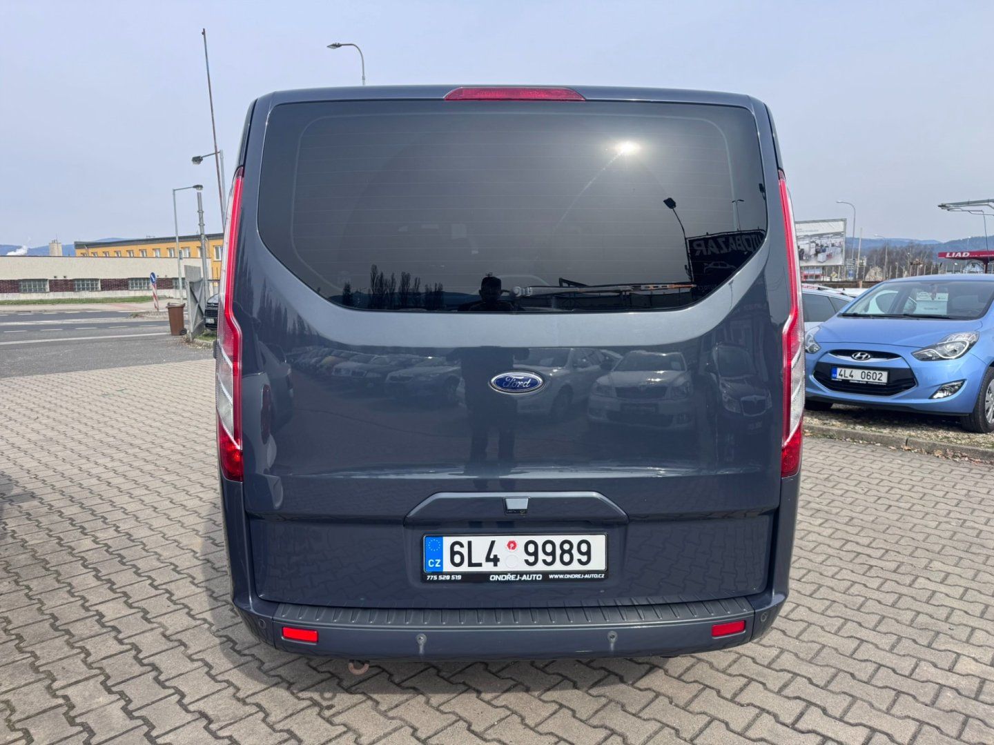 Ford Tourneo Custom, 2,2D 114KW 8X  2X ŠOUP. SERVIS - fotka 5