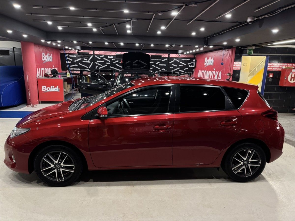 Toyota Auris, 1,6 i - 2x Kola! - fotka 2