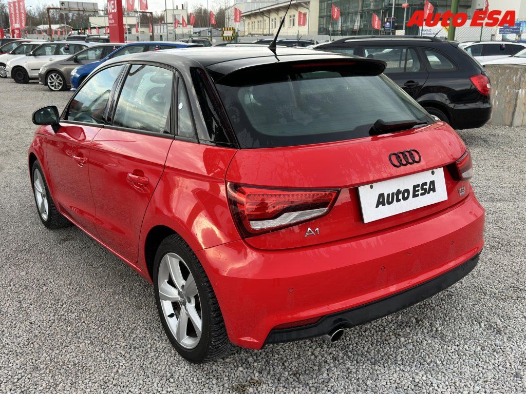 Audi A1, 1.0 TFSi,Navi,výhřev sed - fotka 6