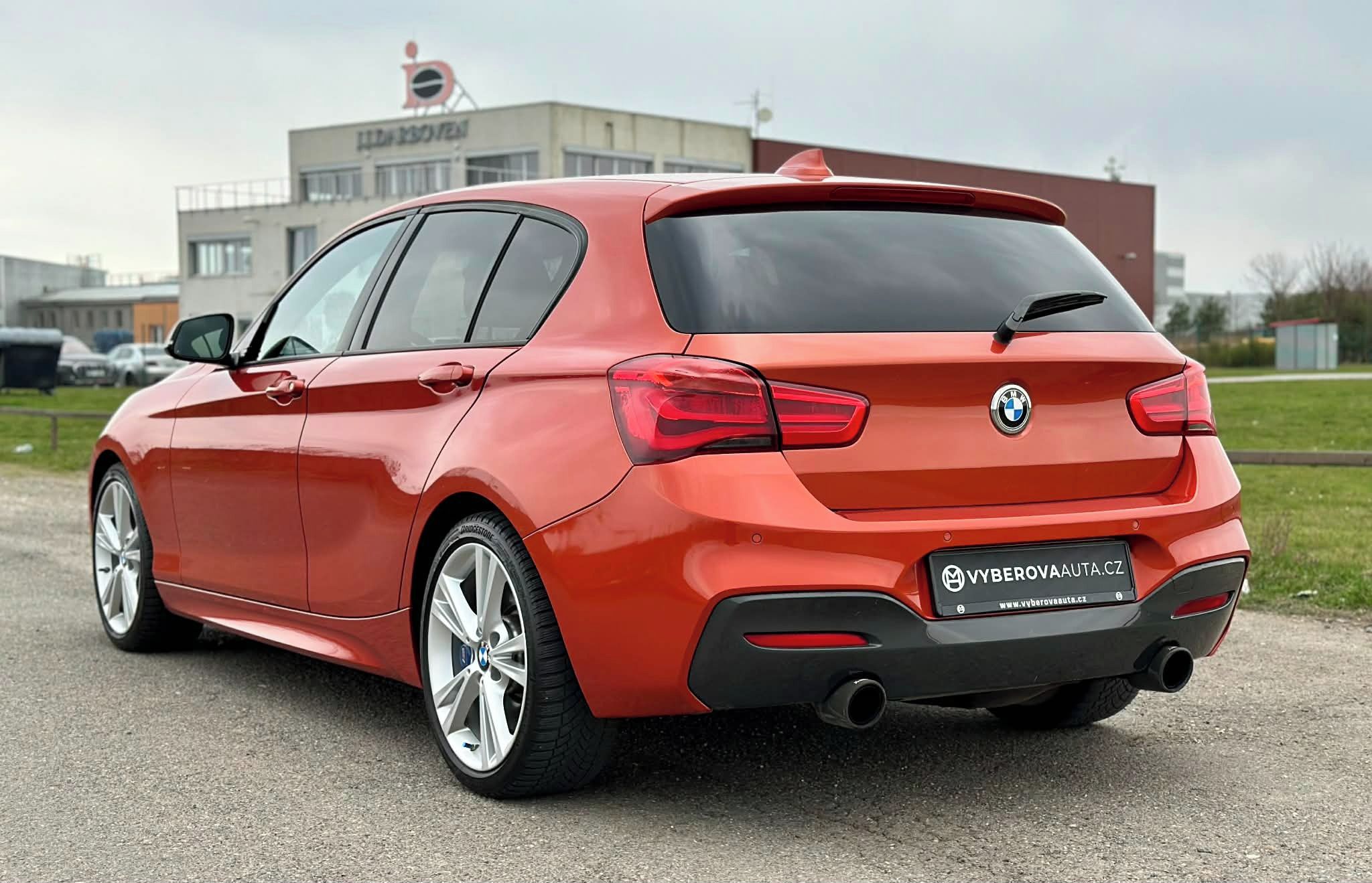 BMW Řada 1, M 135i 240 kW/Akrapovič/2xAlu - fotka 4