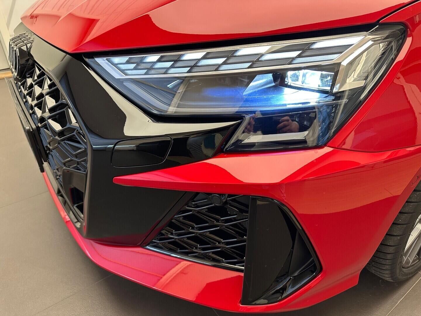 Audi RS3, Sportback  2,5 TFSI 294 kW - fotka 5