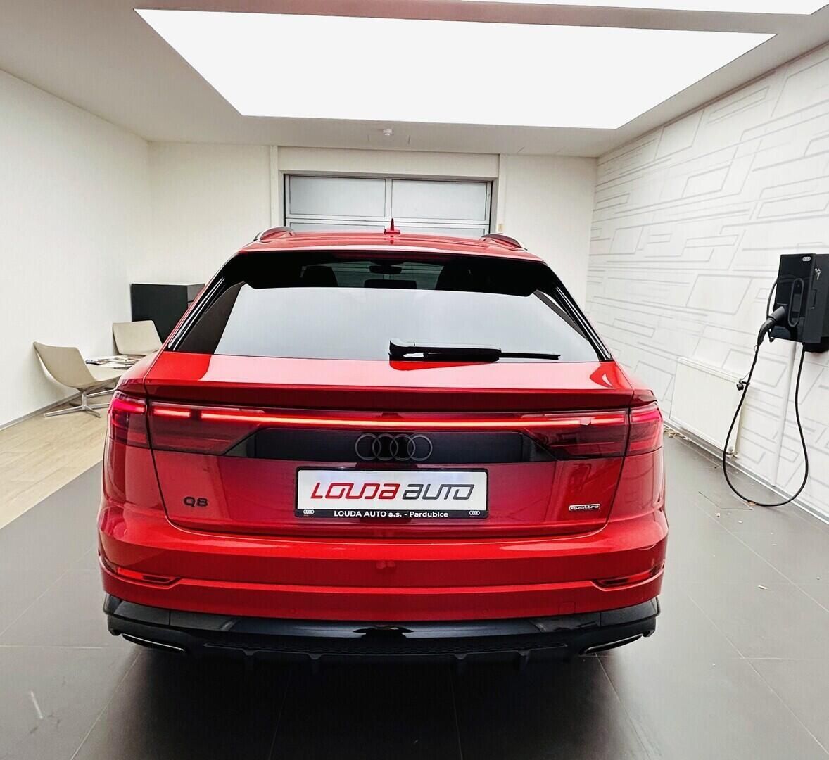 Audi Q8, SUV  50 TDI quattro 210 kW - fotka 5