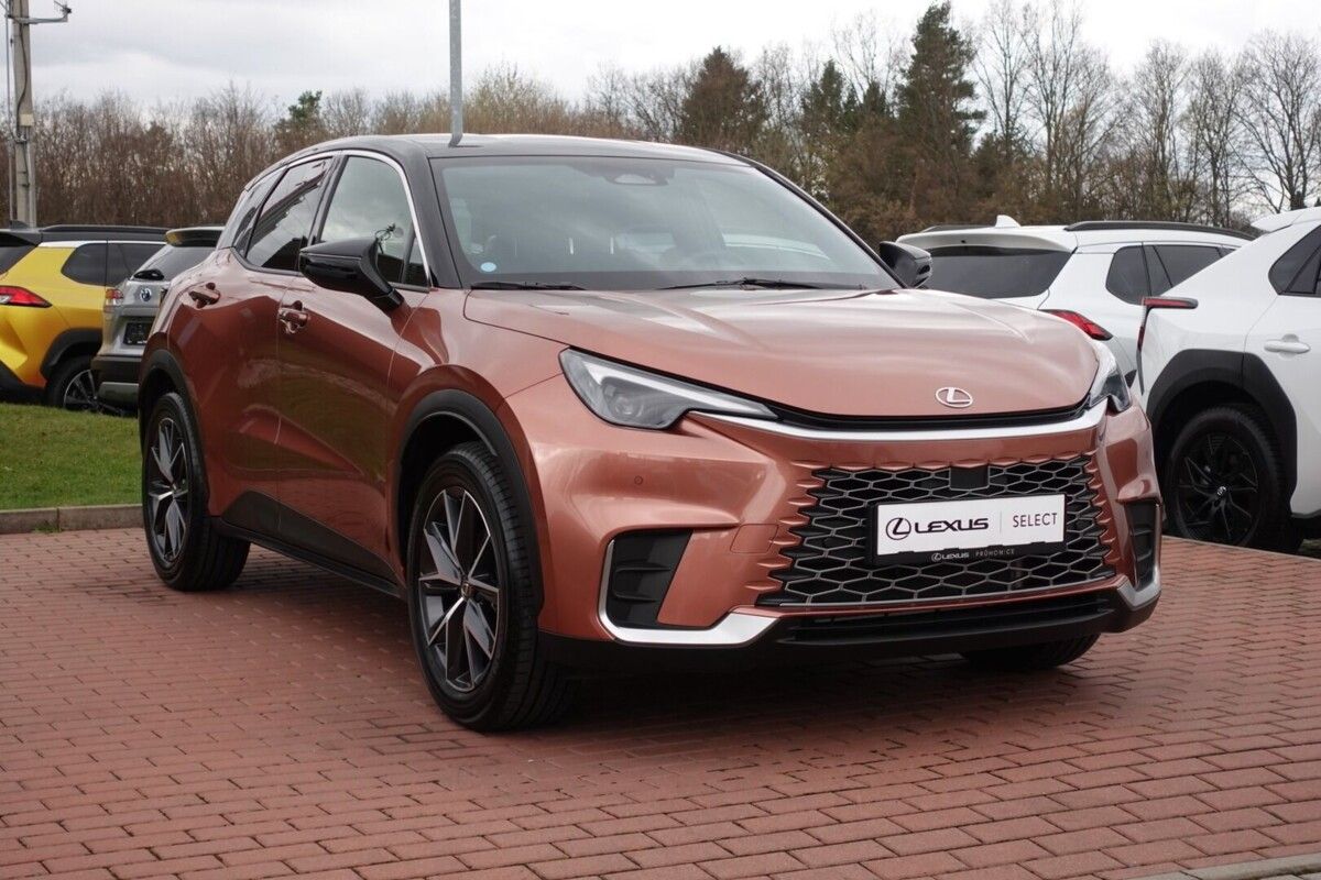 Lexus LBX, 1,5 HEV Emotion Tech FWD - fotka 4