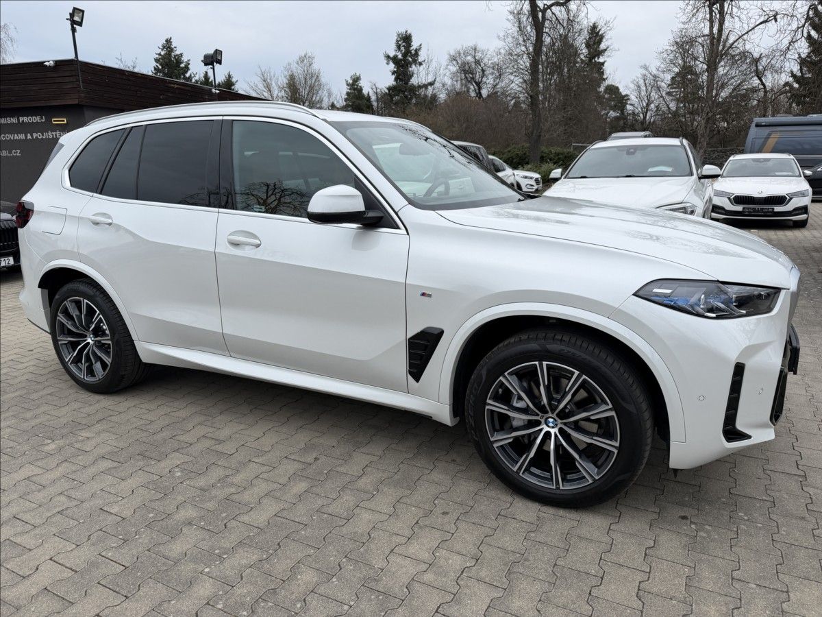 BMW X5, 30d Msport Xdrive - fotka 4