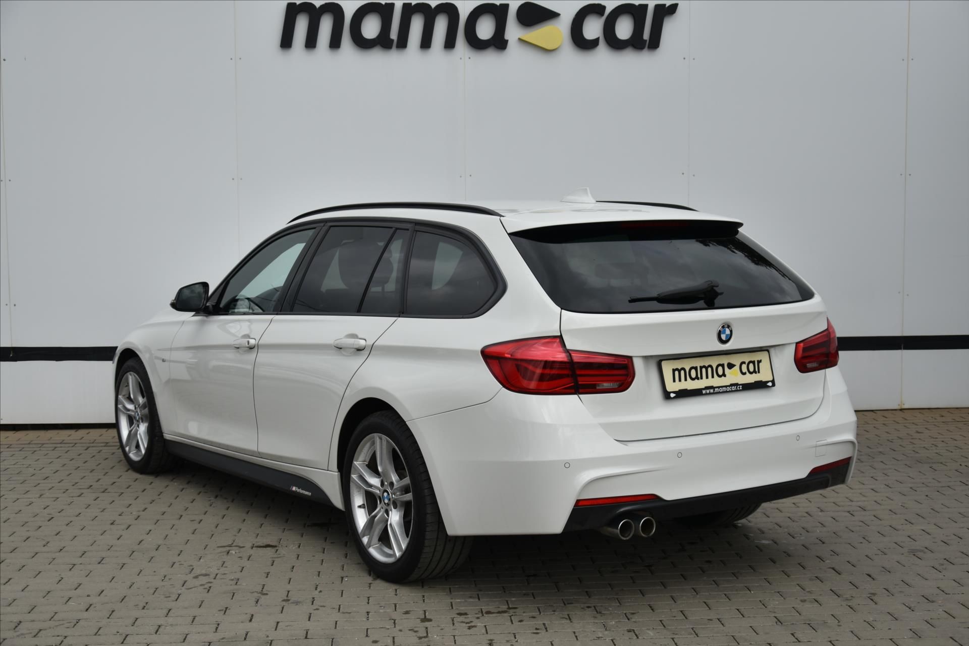 BMW Řada 3, 320i xDrive 135kW MPAKET ČR - fotka 5