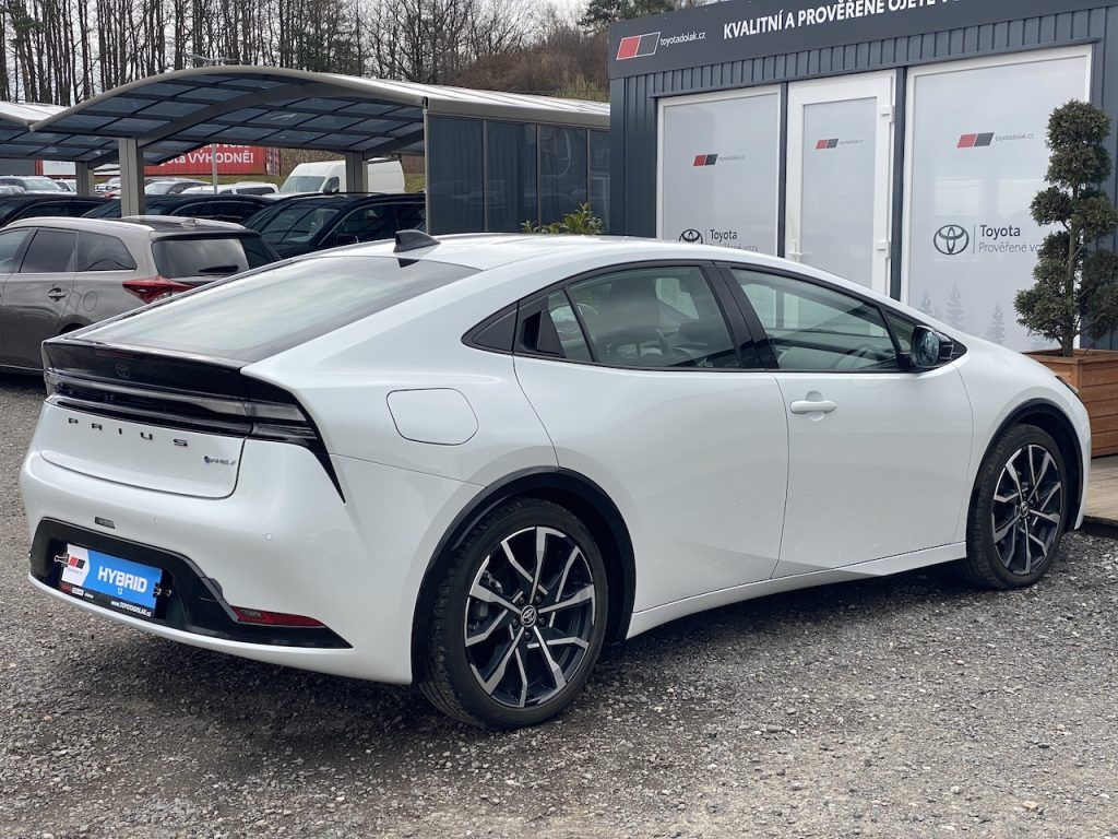 Toyota Prius, 2.0Plug-in, ČR-1m, Prestige - fotka 6