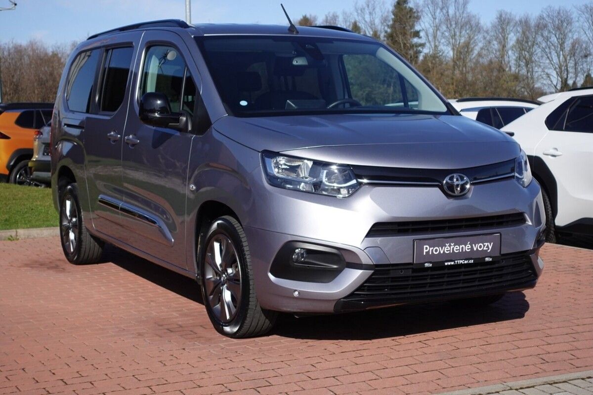 Toyota Proace City Verso, 1.5 D4-D 130 - 8 AT Family 7S - fotka 3