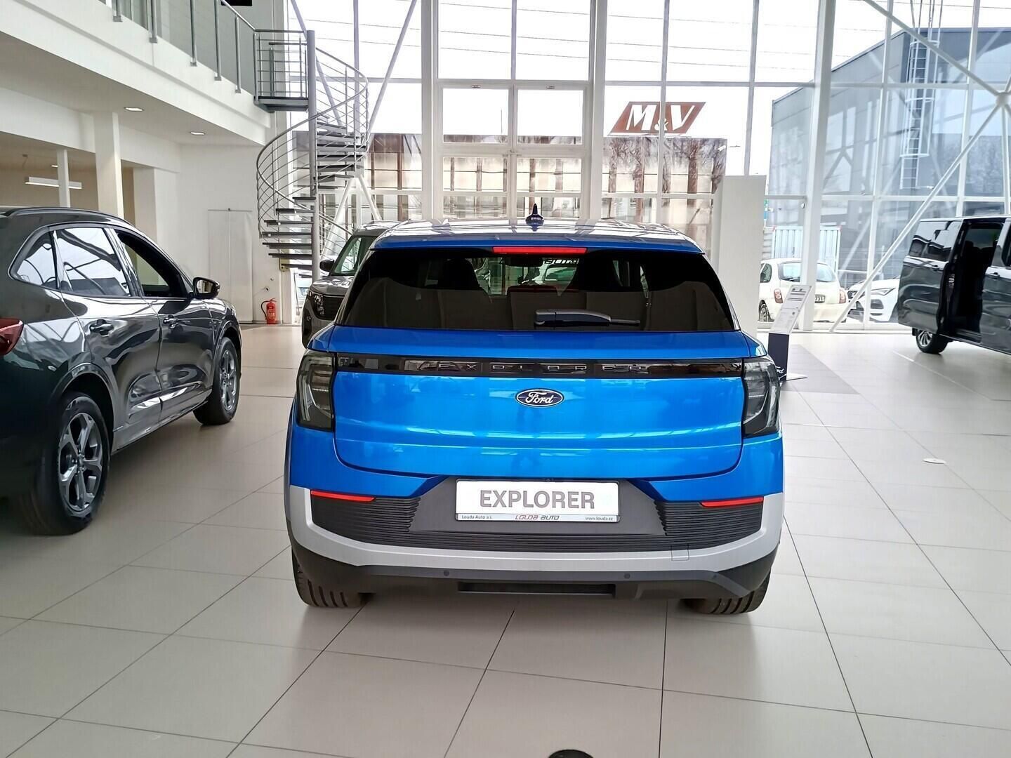 Ford Explorer, Elektrický  AWD Premium 79 kWh - fotka 6
