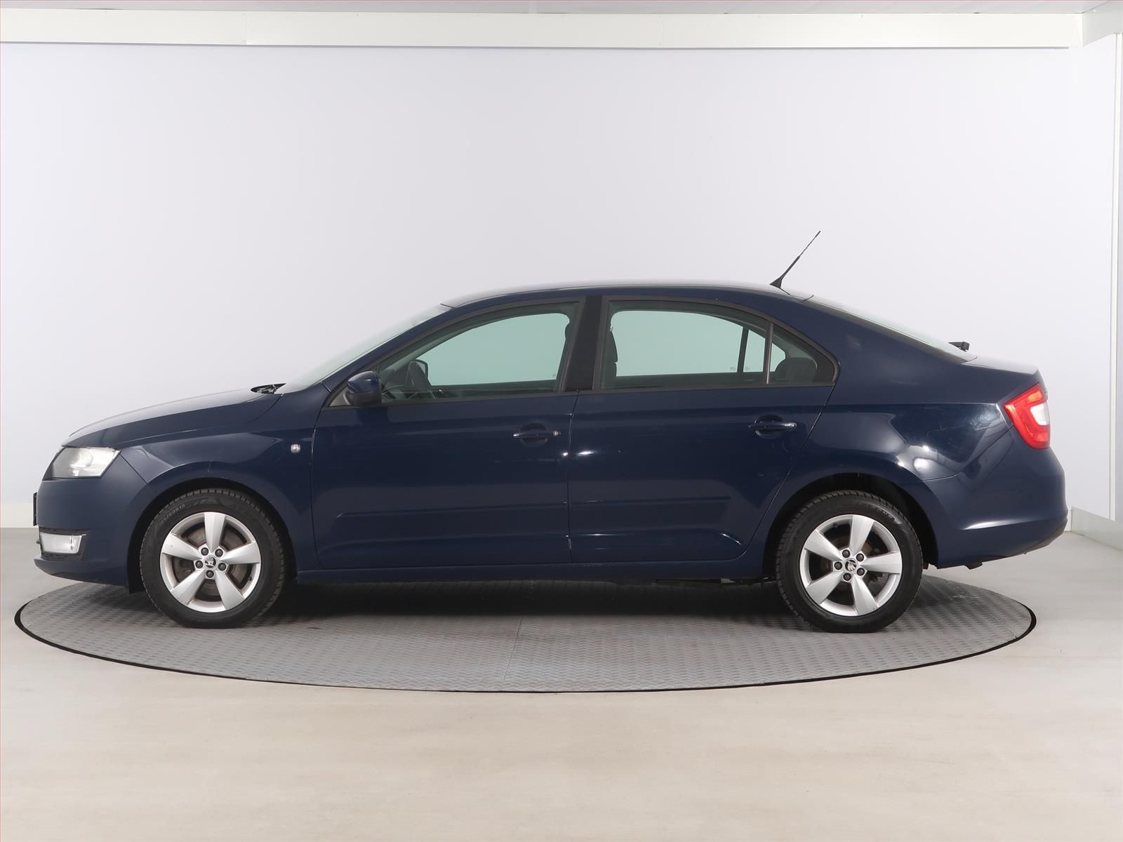 Škoda Rapid, 1.6 TDI, NOVÁ CENA, Klima - fotka 3