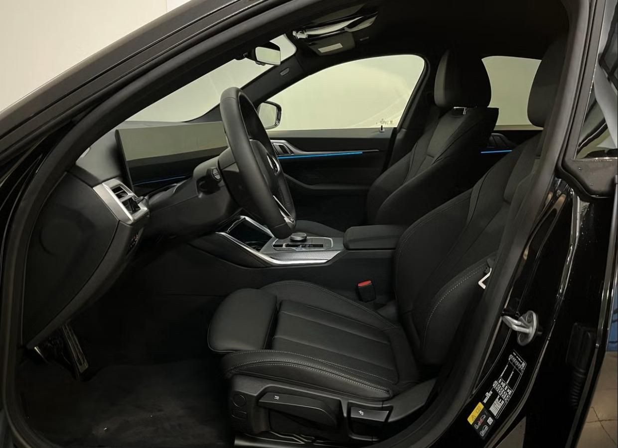 BMW i4, eDrive40 GC Tažné Ambient Kam. - fotka 5