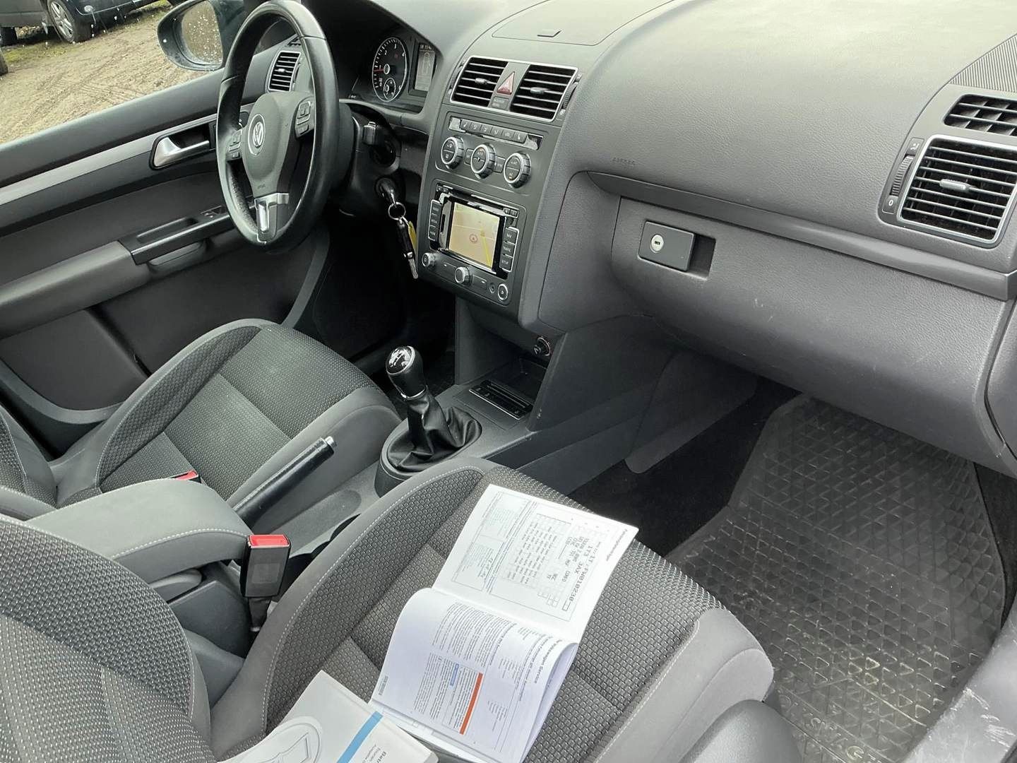 Volkswagen Touran, 2.0 Tdi 103 KW XENONY TAŽNÉ - fotka 4
