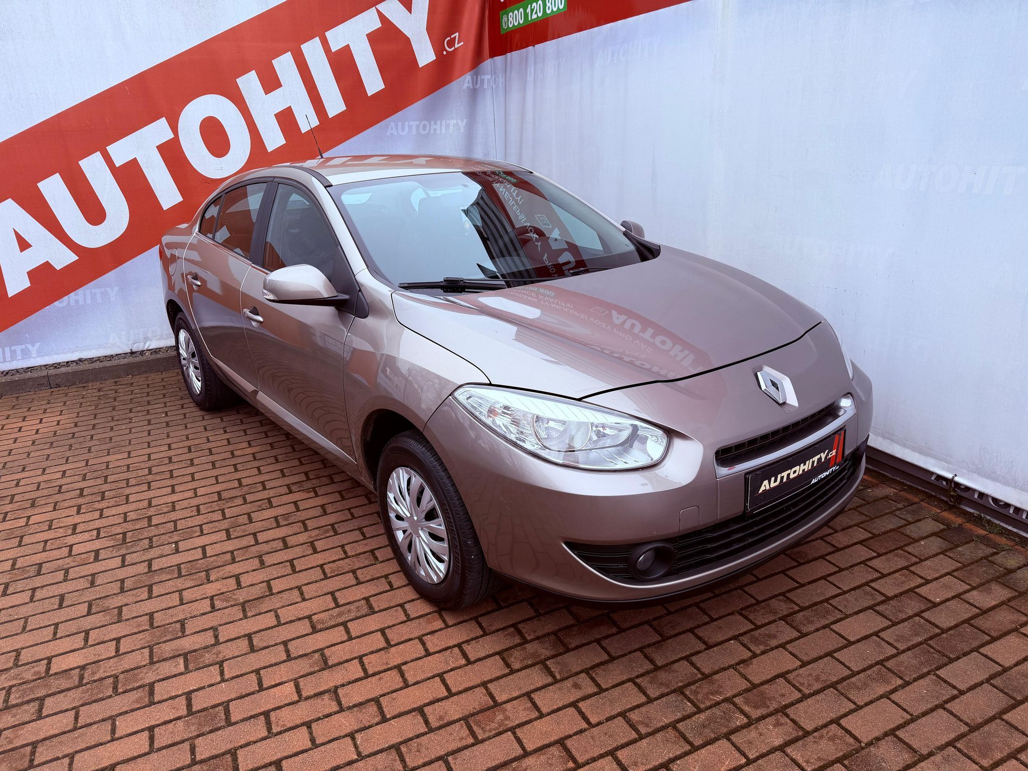 Renault Fluence, 1.6 16V, ČR - fotka 3