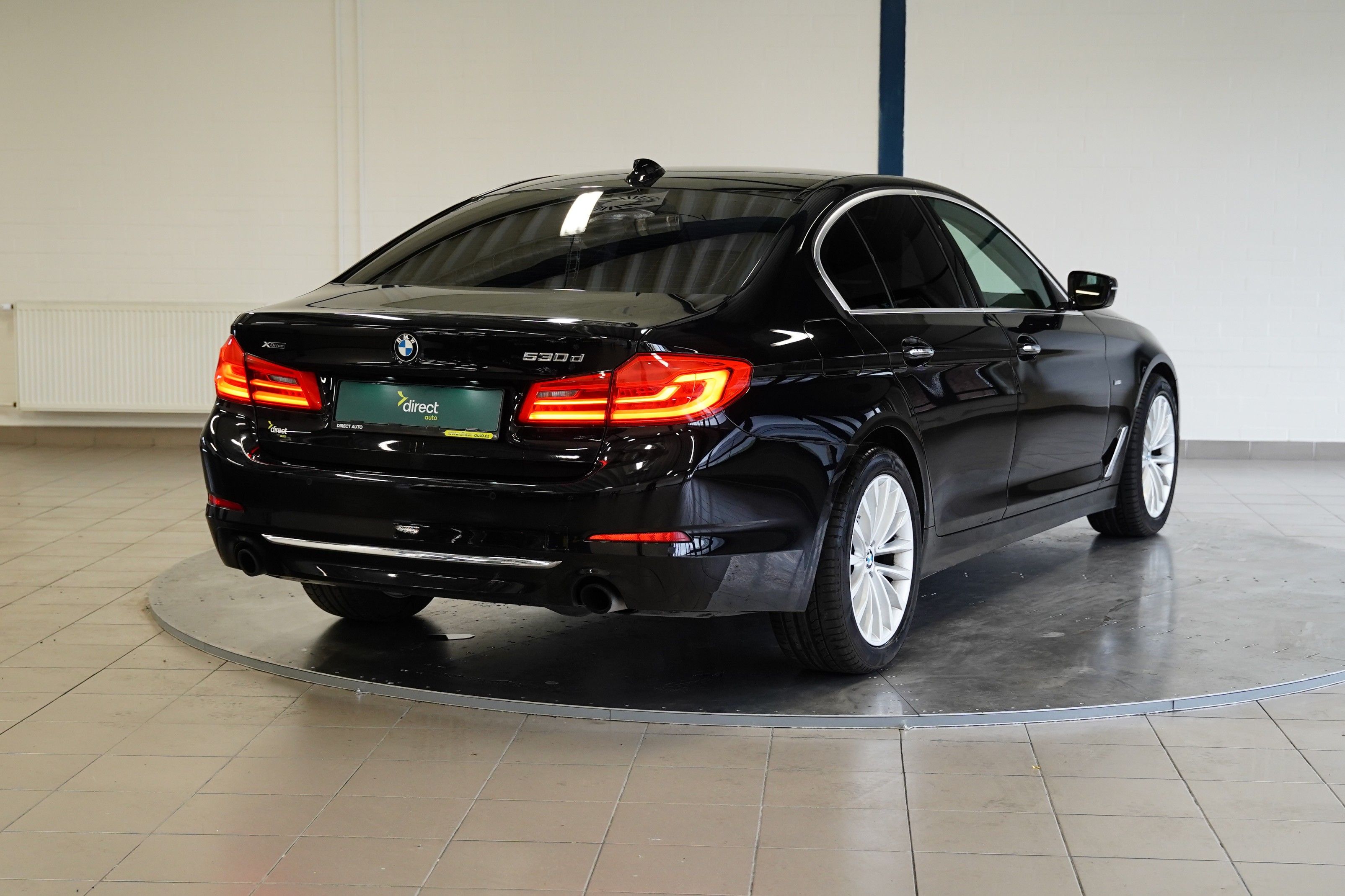 BMW Řada 5, 530 D XDrive 195 KW - fotka 2