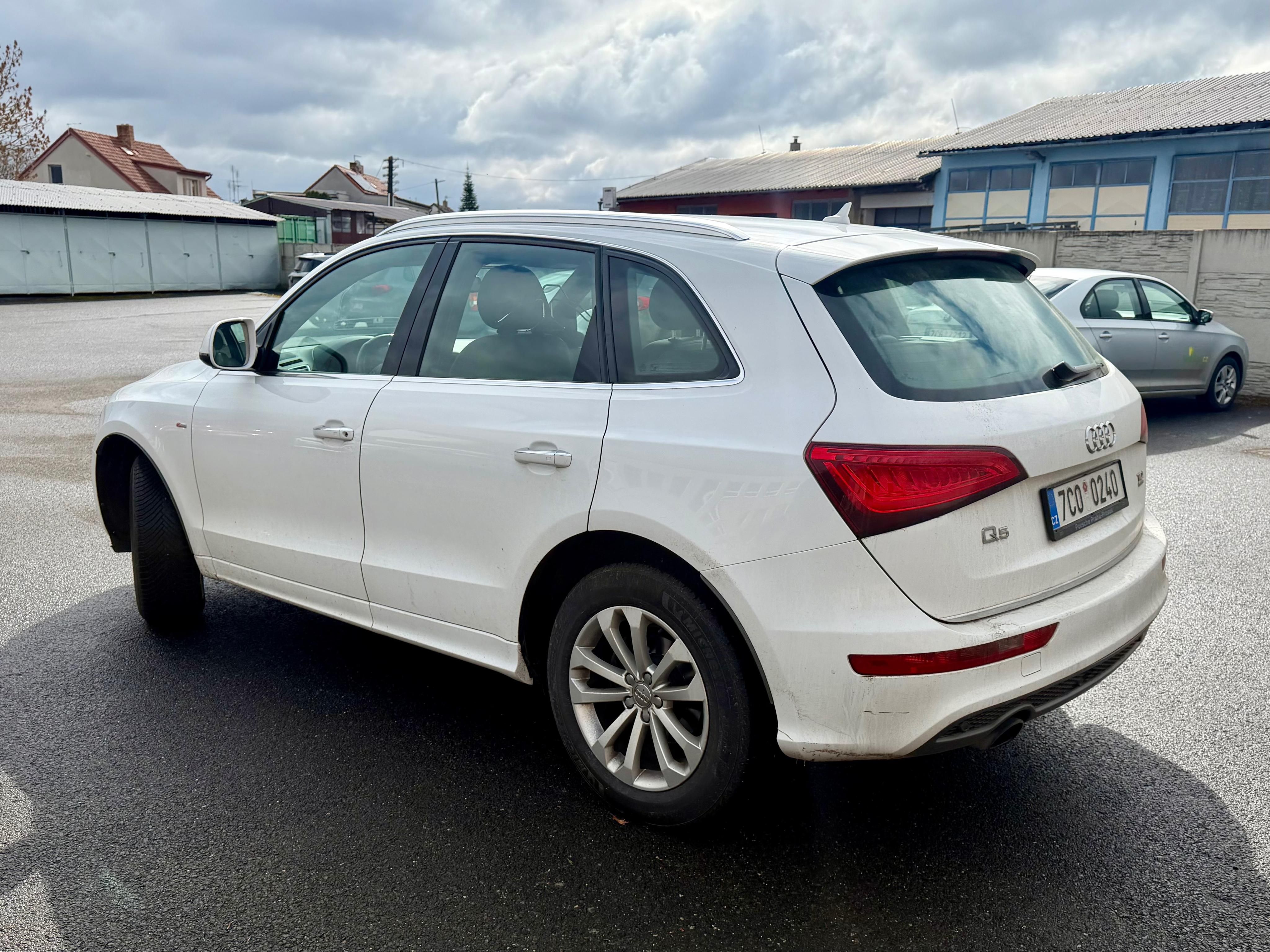 Audi Q5, 2.0 TDI 4x4 140 kW - fotka 6