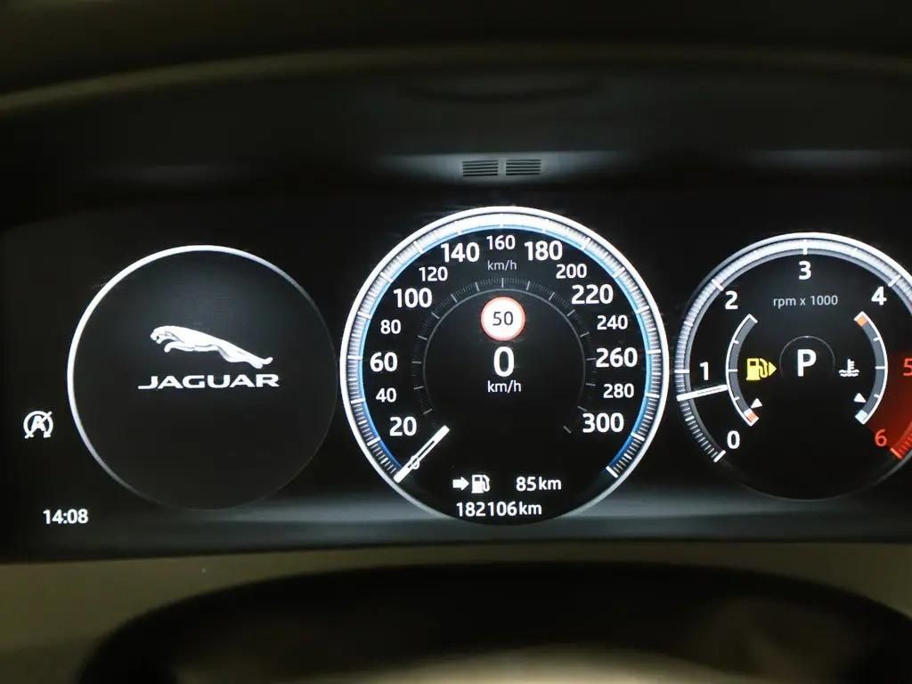 Jaguar F-Pace, 25D AWD 177kW R-Sport DPH TZ - fotka 6