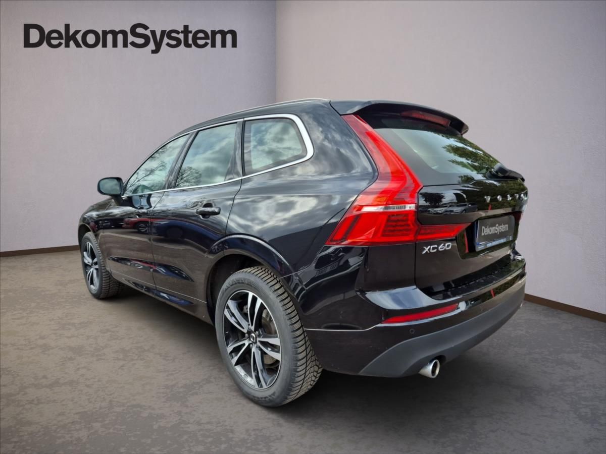 Volvo XC60, 2,0 B4 AWD MOMENTUM+ - fotka 4