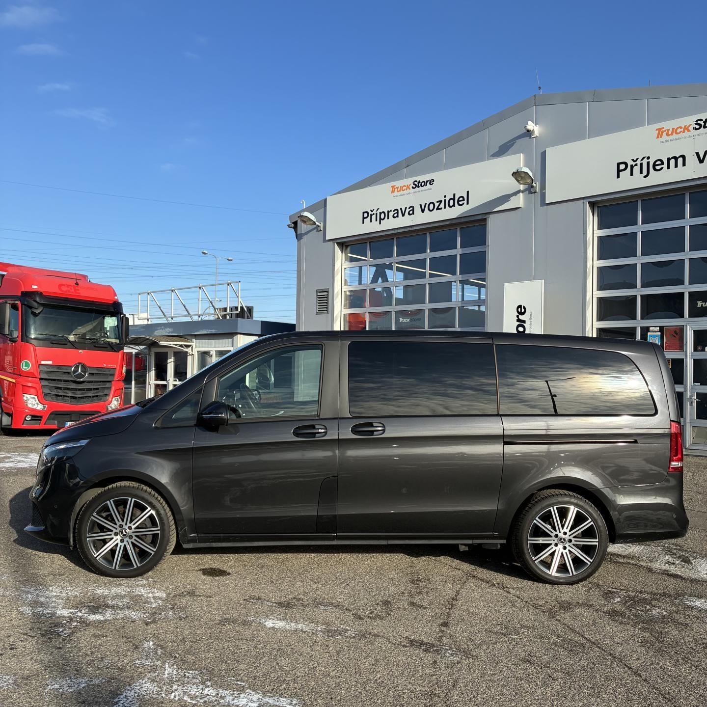 Mercedes-Benz Třídy V, V 300d/L 4MATIC - fotka 4