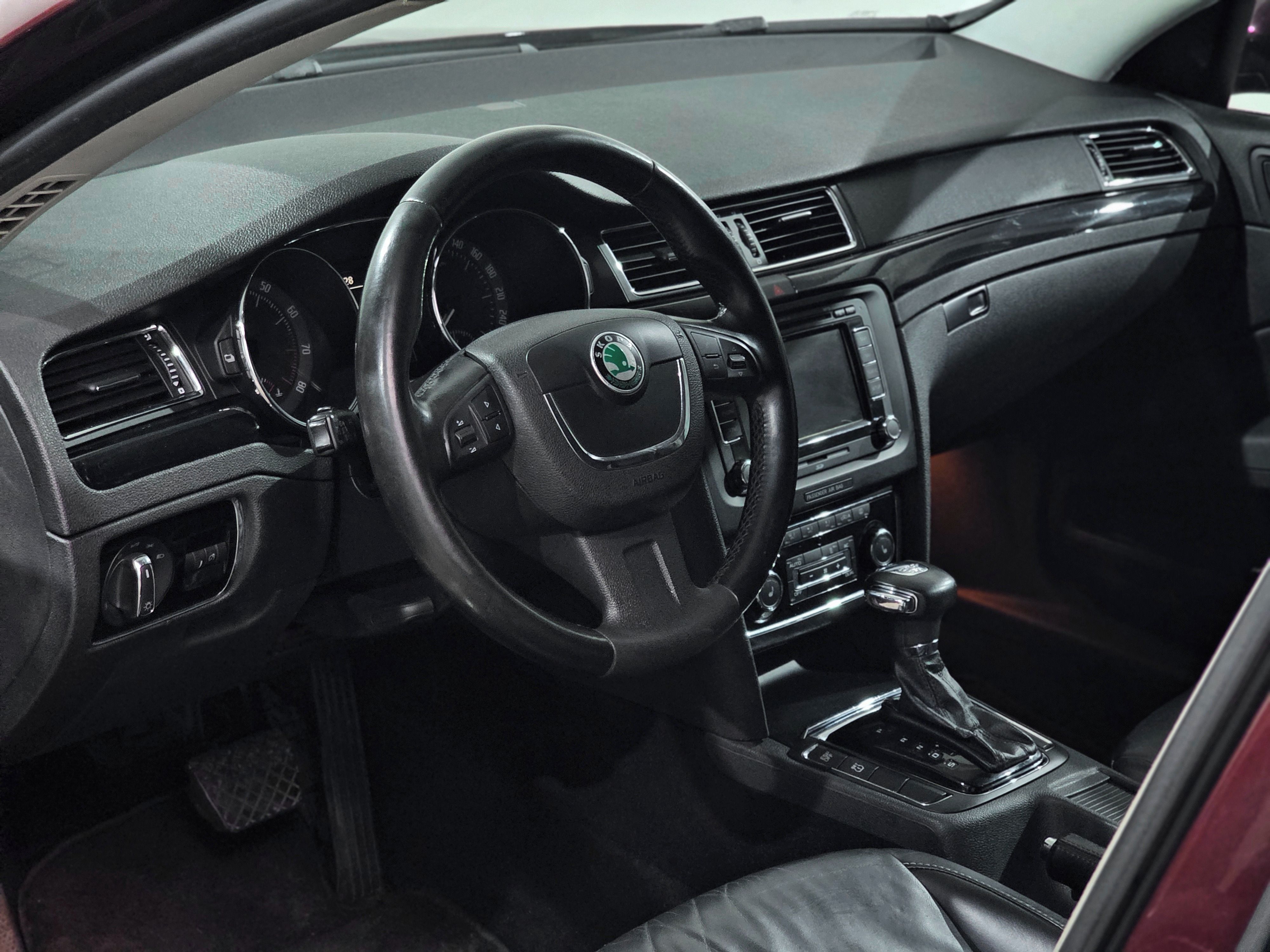 Škoda Superb, 3.6 V6 191kW DSG 4x4 - fotka 6