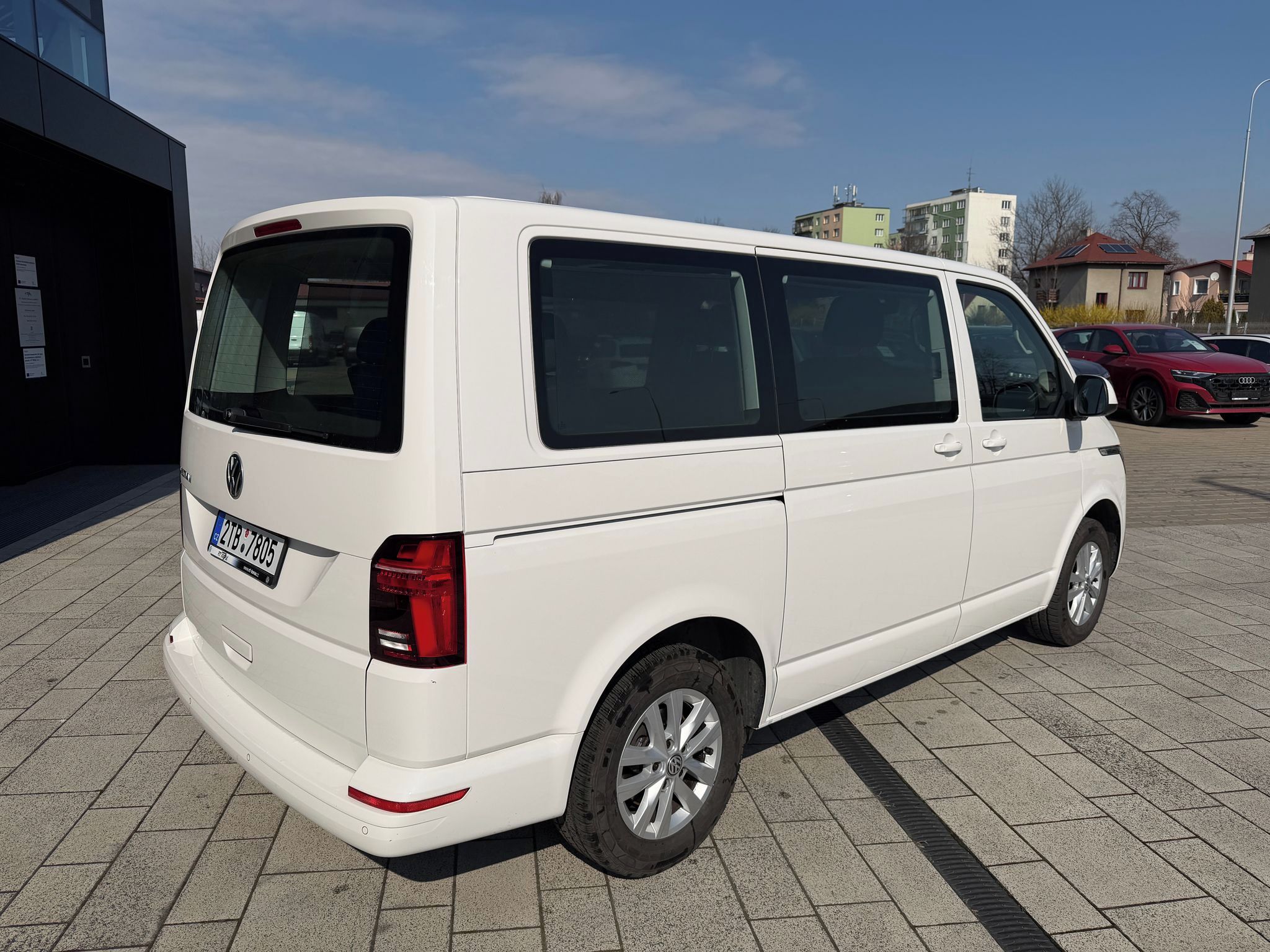 Volkswagen Multivan, Comfortline  7míst 2,0TDI 110k - fotka 2