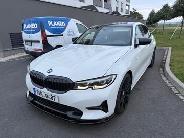 330i