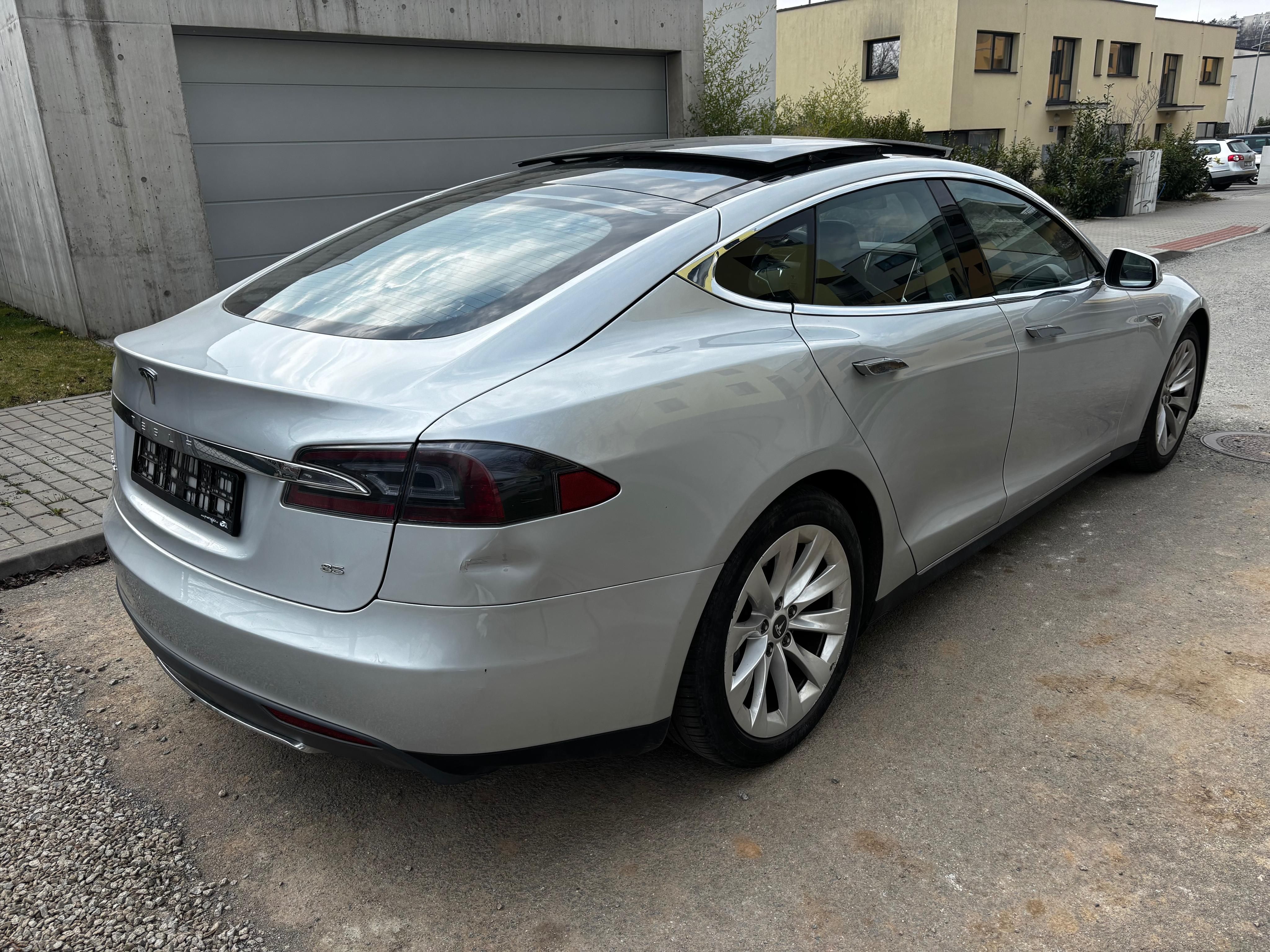 Tesla Model S, P85, supercharger FREE, 140tis - fotka 6