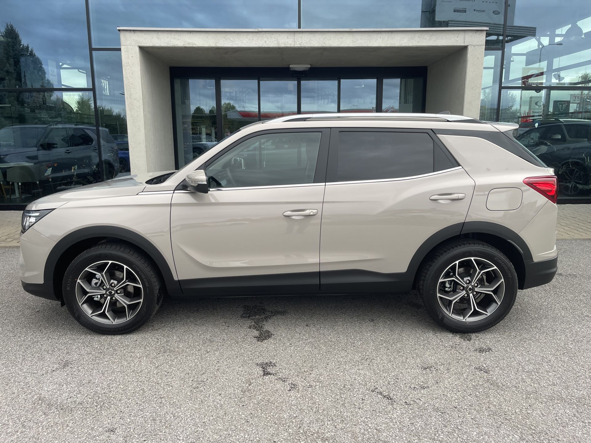 KGM Korando, Style + AWD A6 - fotka 4