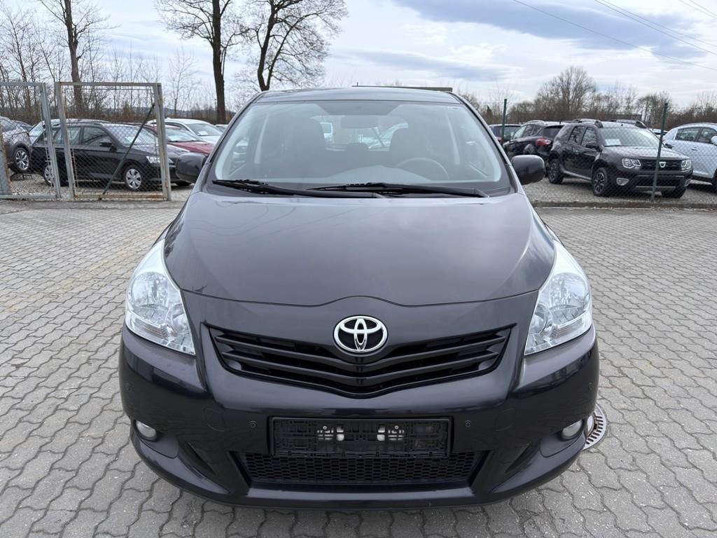 Toyota Verso, 1.8i 108 kW navi. serviska - fotka 2