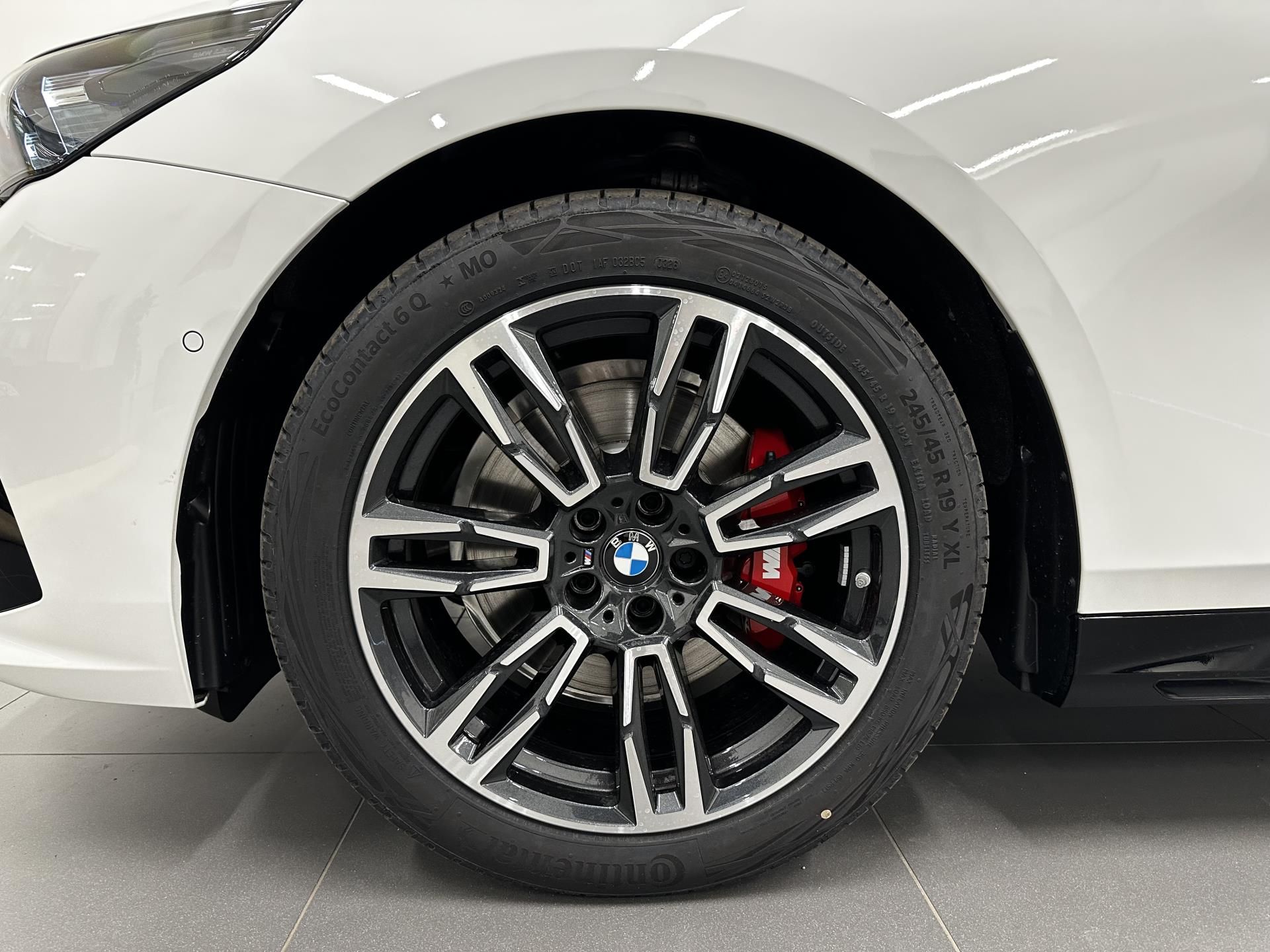 BMW Řada 5, 520d xDrive Sedan - fotka 3
