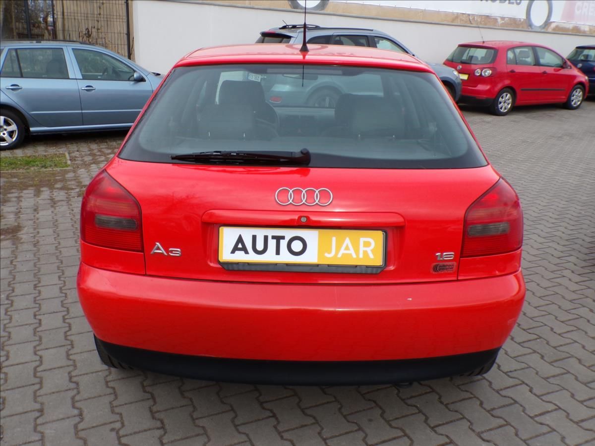 Audi A3, 1,6 i  KLIMATIZACE - fotka 5