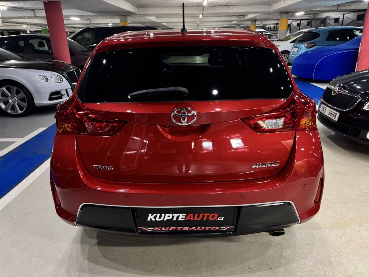 Toyota Auris, 1,6 i - 2x Kola! - fotka 5