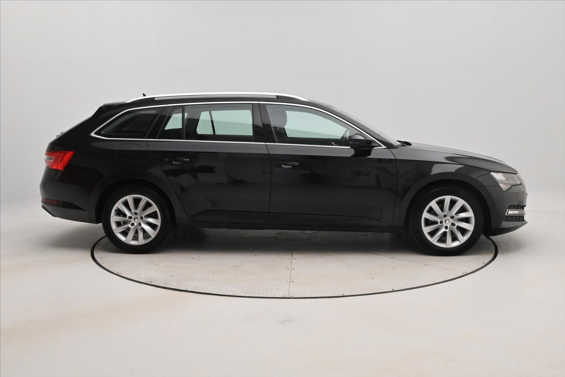 Škoda Superb, 2,0 TDI 110 kW DSG Style Záruk - fotka 4